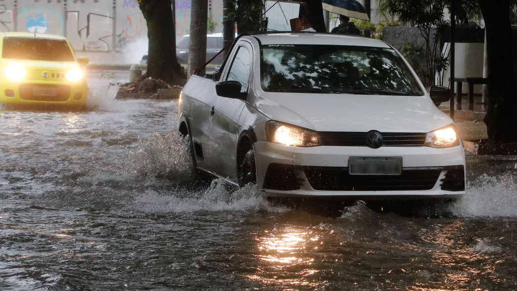 Inmet V Perigo De Temporal Raios E Ventos De At Km H E Alerta