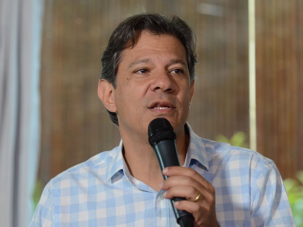 Haddad diz que Brasil é encrenca difícil de administrar e que falta