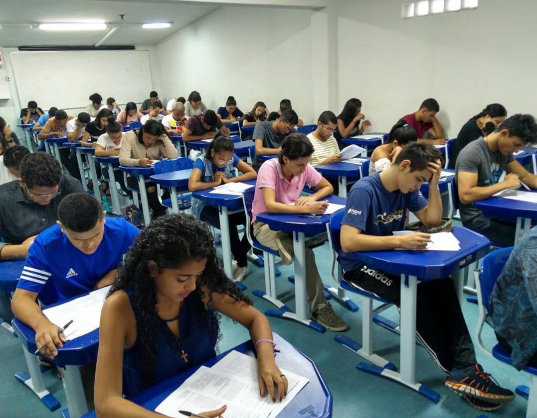 Cursinho da Escola do Legislativo tem média de 80 de aprovação no Enem