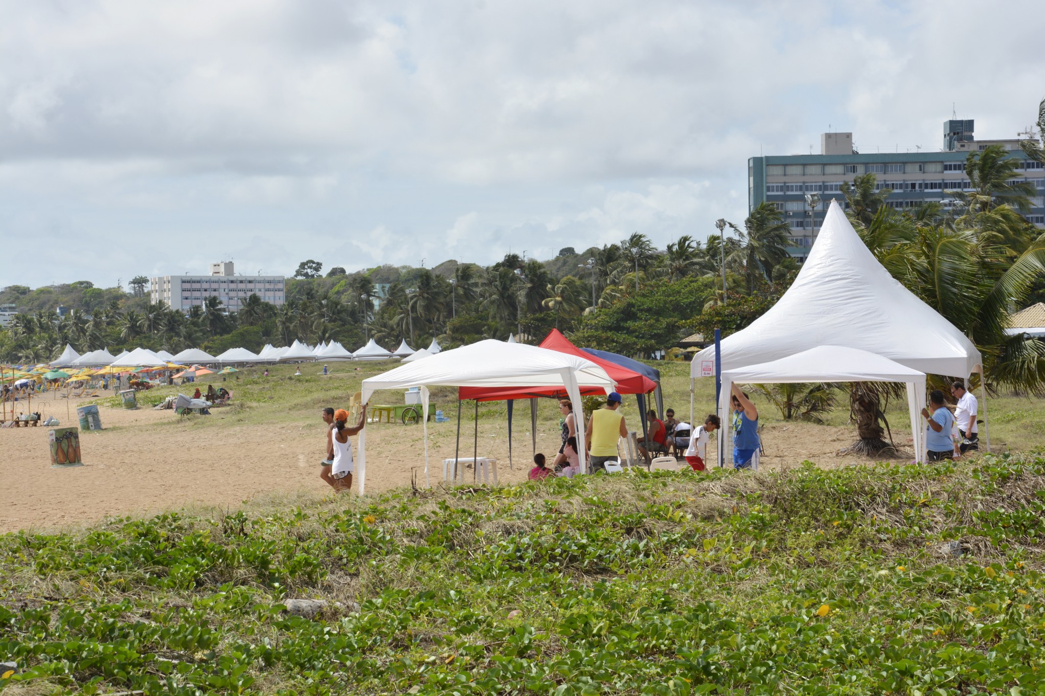 sedurb-orienta-familias-que-vao-instalar-tendas-na-praia-durante-o-reveillon
