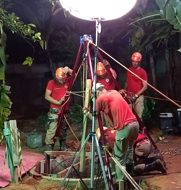bombeiros-continuam-busca-por-homem-soterrado-em-poco-de-13m