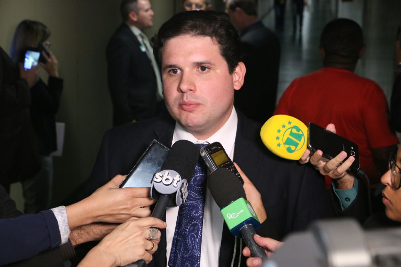 hugo-motta-e-eleito-presidente-da-comissao-sobre-desestatizacao-da-eletrobras