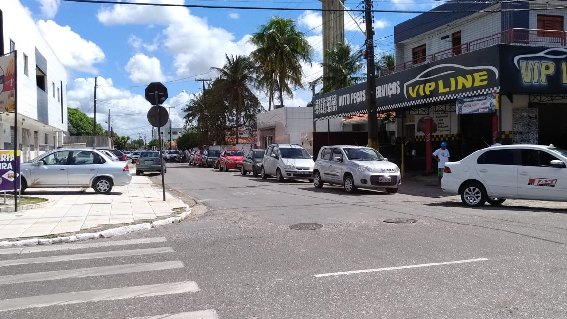 fim-de-semana-chega-com-filas-em-postos-de-joao-pessoa