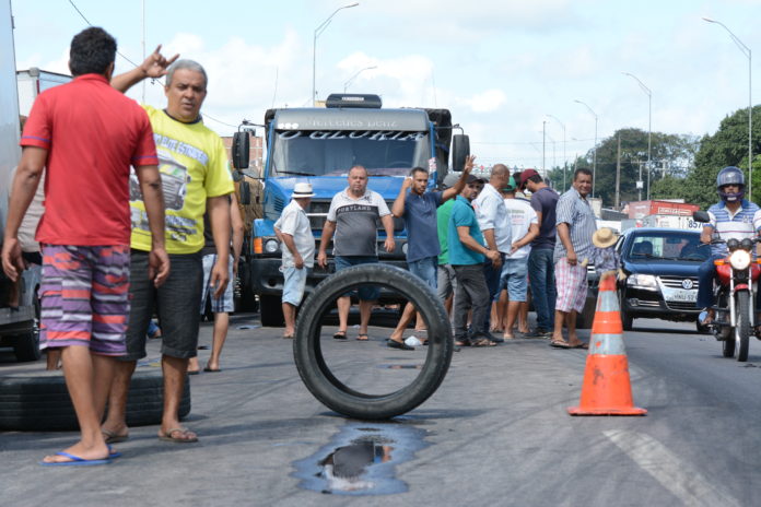 caminhoneiros-nao-aceitam-acordo-do-governo-e-greve-vai-continuar