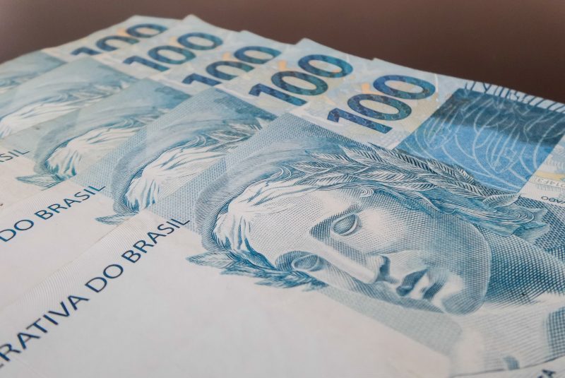 Abono salarial, Nascidos, Pagamento