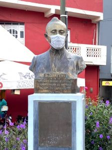 Estátuas, Areia, Máscaras