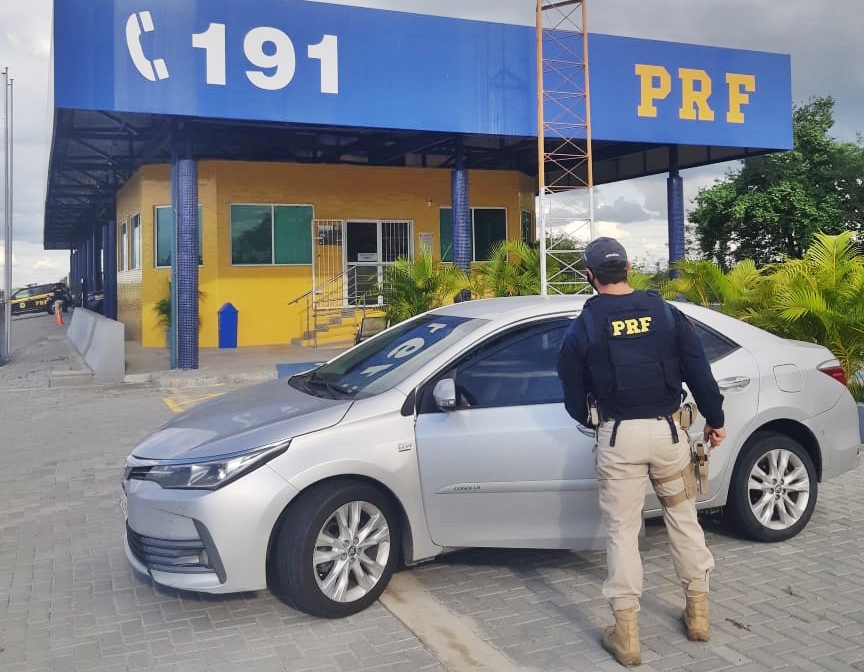 Veículo roubado PRF
