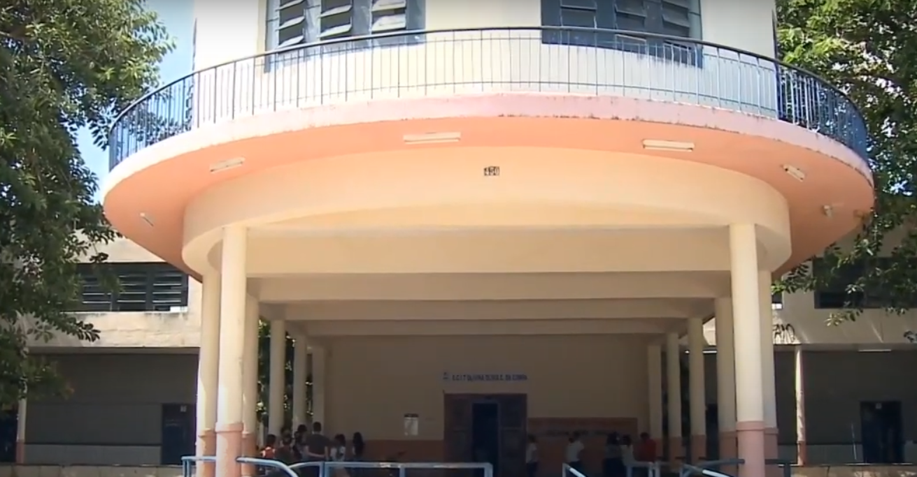Escola Olivina Olívia
