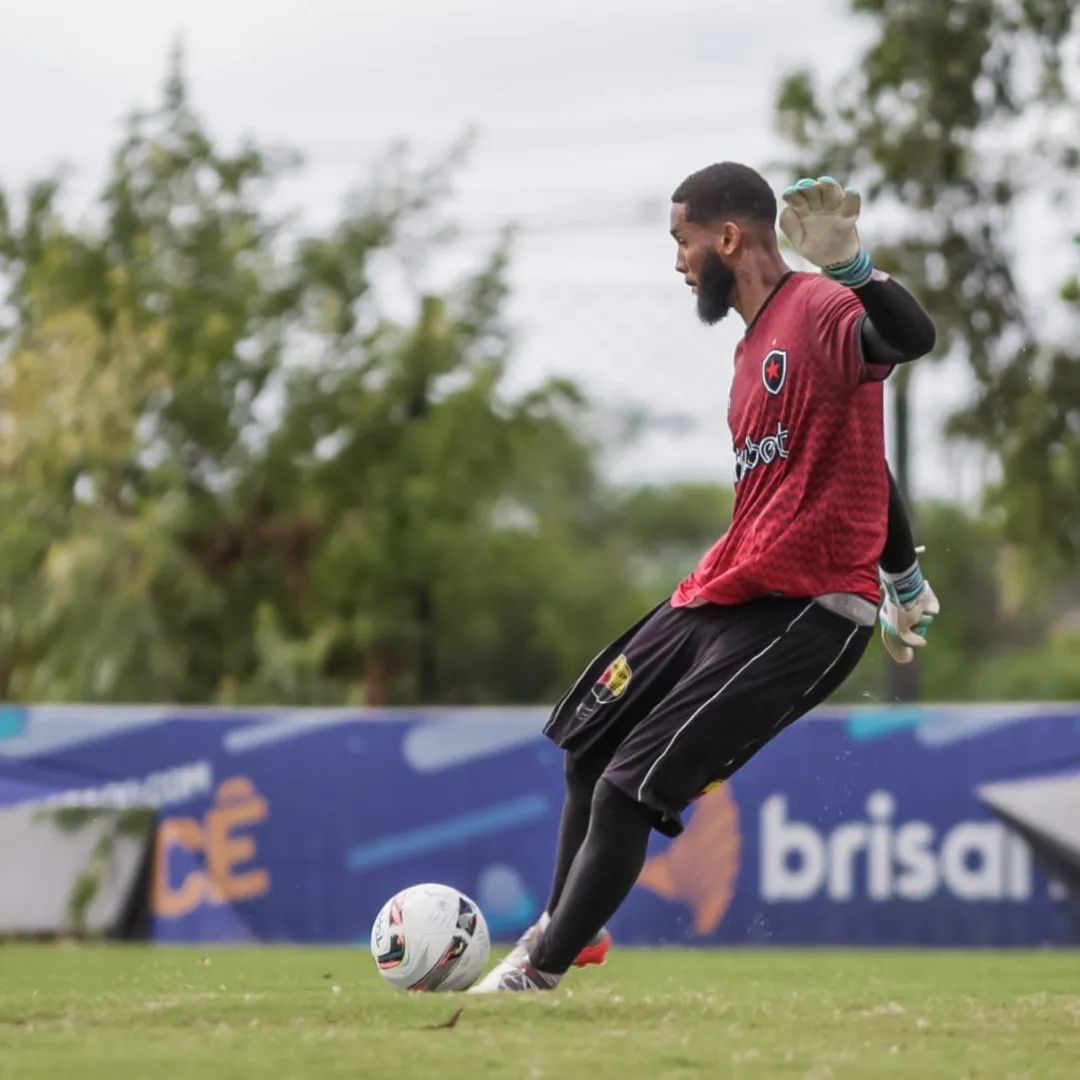 Lucas goleiro Botafogo-PB