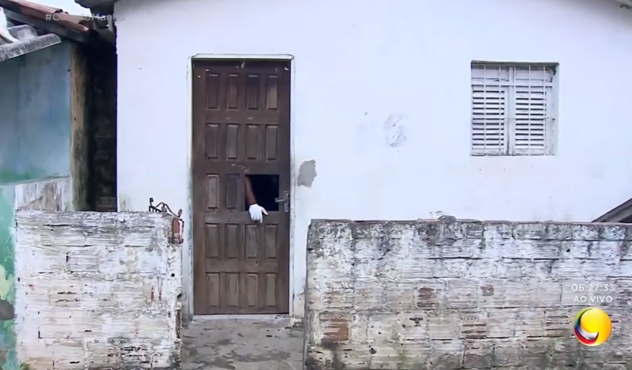 Criminosos Cercam Casa Na Ilha Do Bispo E Matam Morador Com Pelo Menos