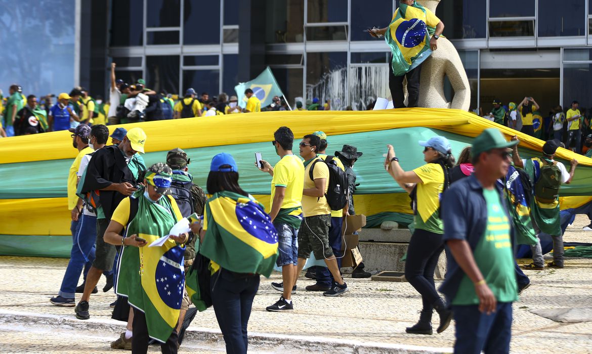 Ataque aos Três Poderes, 8 de janeiro,