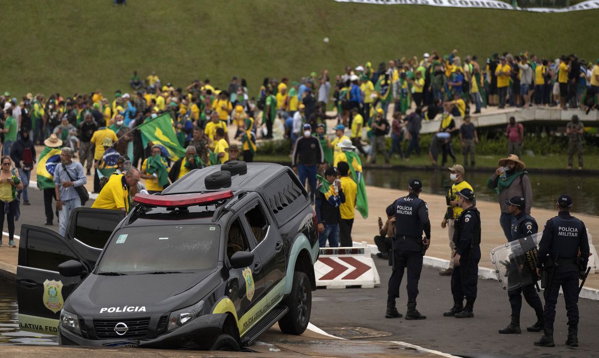 Ataque aos Três Poderes