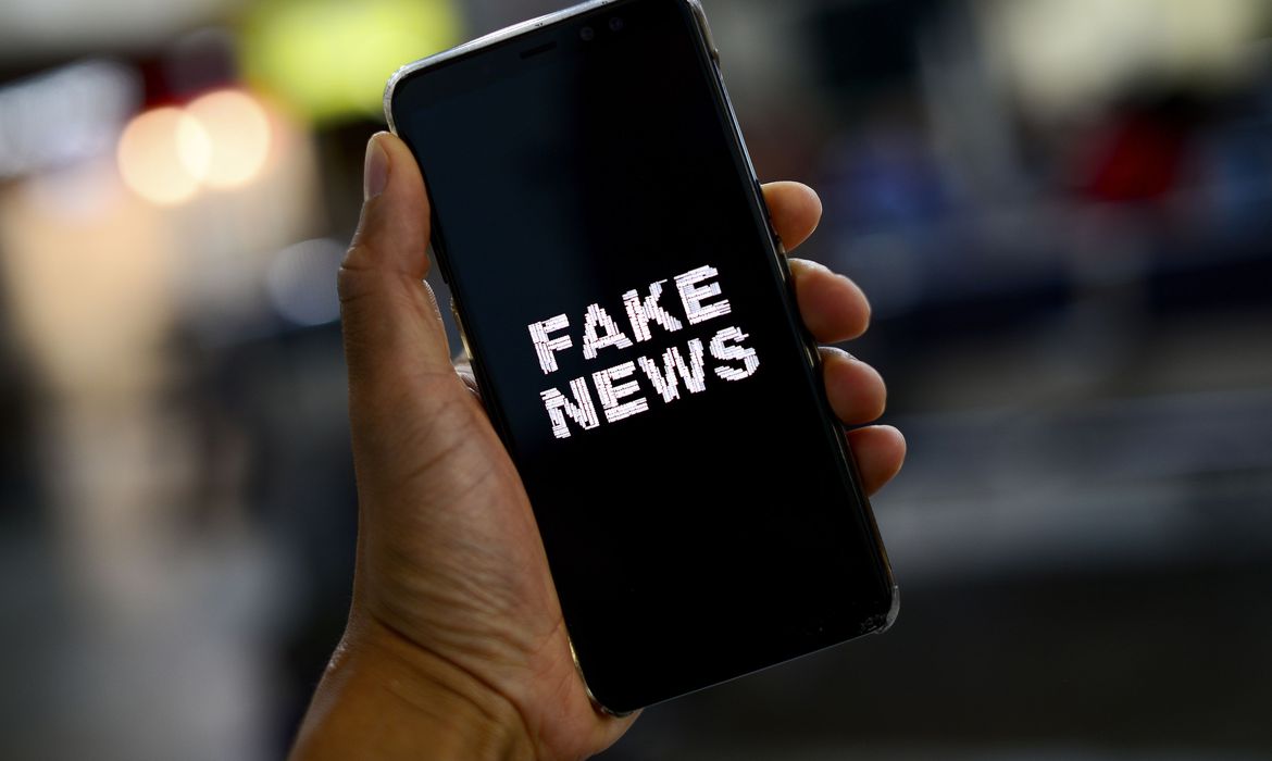 Fake news, Internet, Notícias falsas