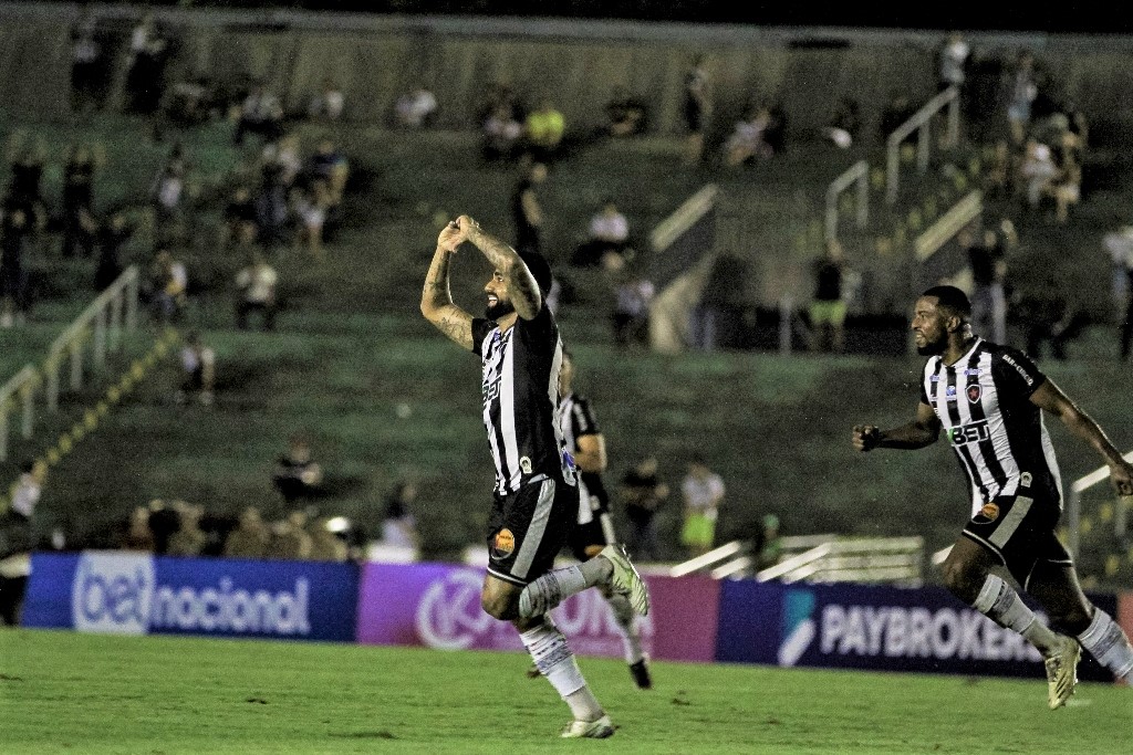 Botafogo-PB x Pouso Alegre