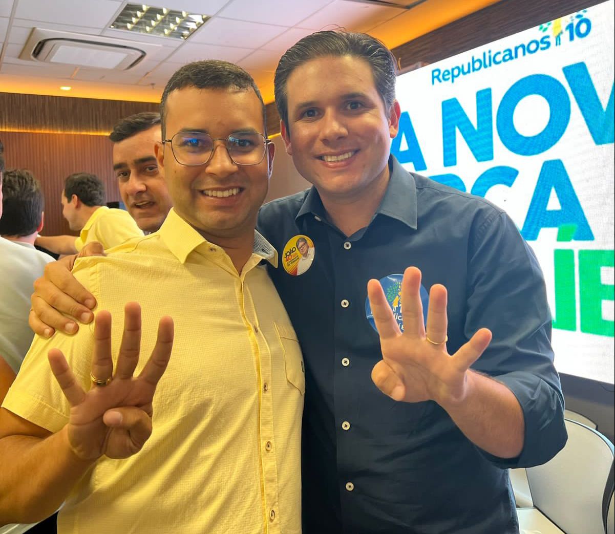 Alexandre de Zezé, Hugo Motta