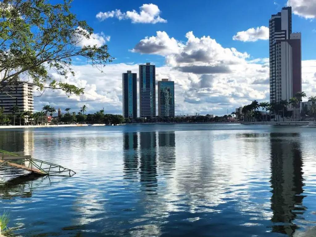 Açude Velho, um dos cartões postais de Campina Grande. (Foto: Valdívia Costa)