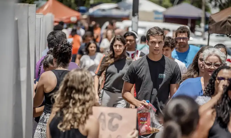 Estudantes escolas ensino médio