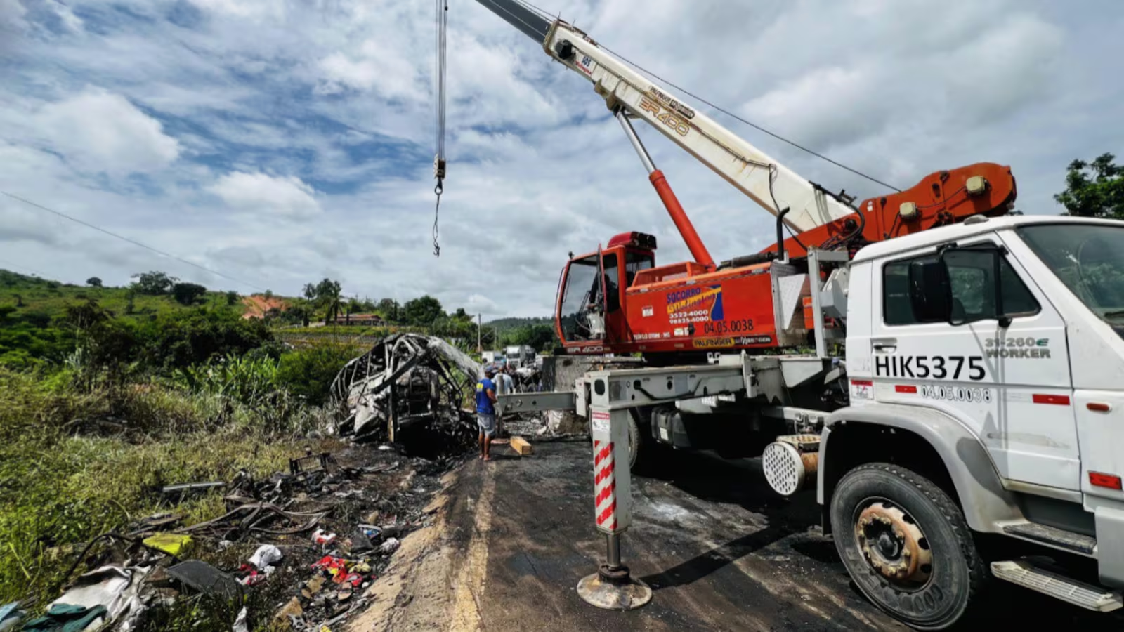 Sobe Para 41 O Número De Mortos Em Acidente Com ônibus Na Br 116 Em Mg