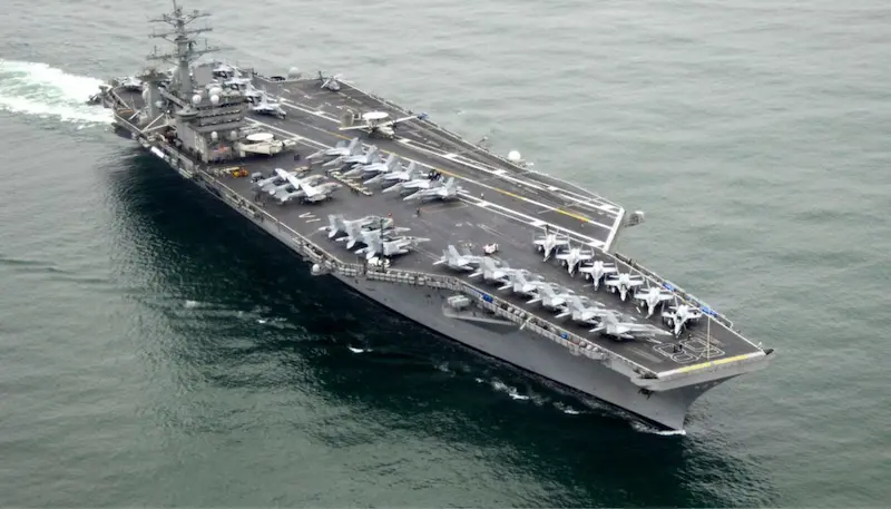 Porta-aviões USS Nimitz