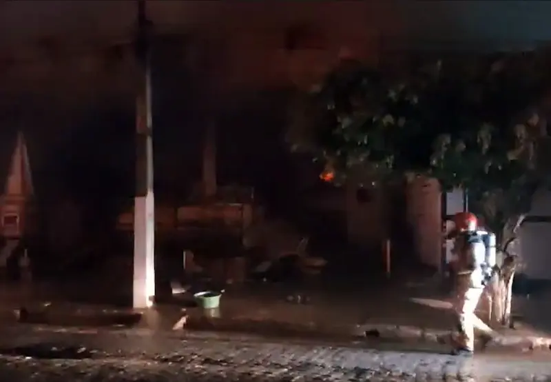 Incêndio em supermercado de Pedras de Fogo