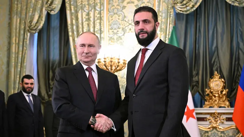 Vladimir Putin e Ahmed Al-Sharaa, presidente sírio