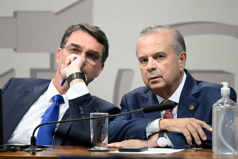 Flávio Bolsonaro e Rogério Marinho