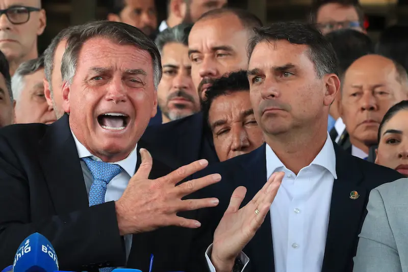 Jair e Flávio Bolsonaro
