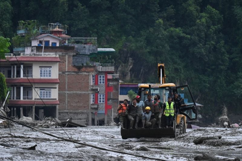 Socorristas buscam mais de 1.300 desaparecidos no Nepal e no Tibete; número de mortos sobe a 362