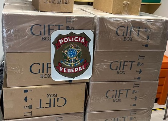 PF prende trio suspeito de contrabandear carga de cigarros em Campina Grande