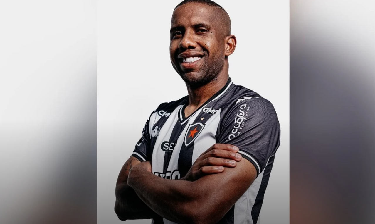 Jonas Toró é oficializado como novo reforço no Botafogo-PB