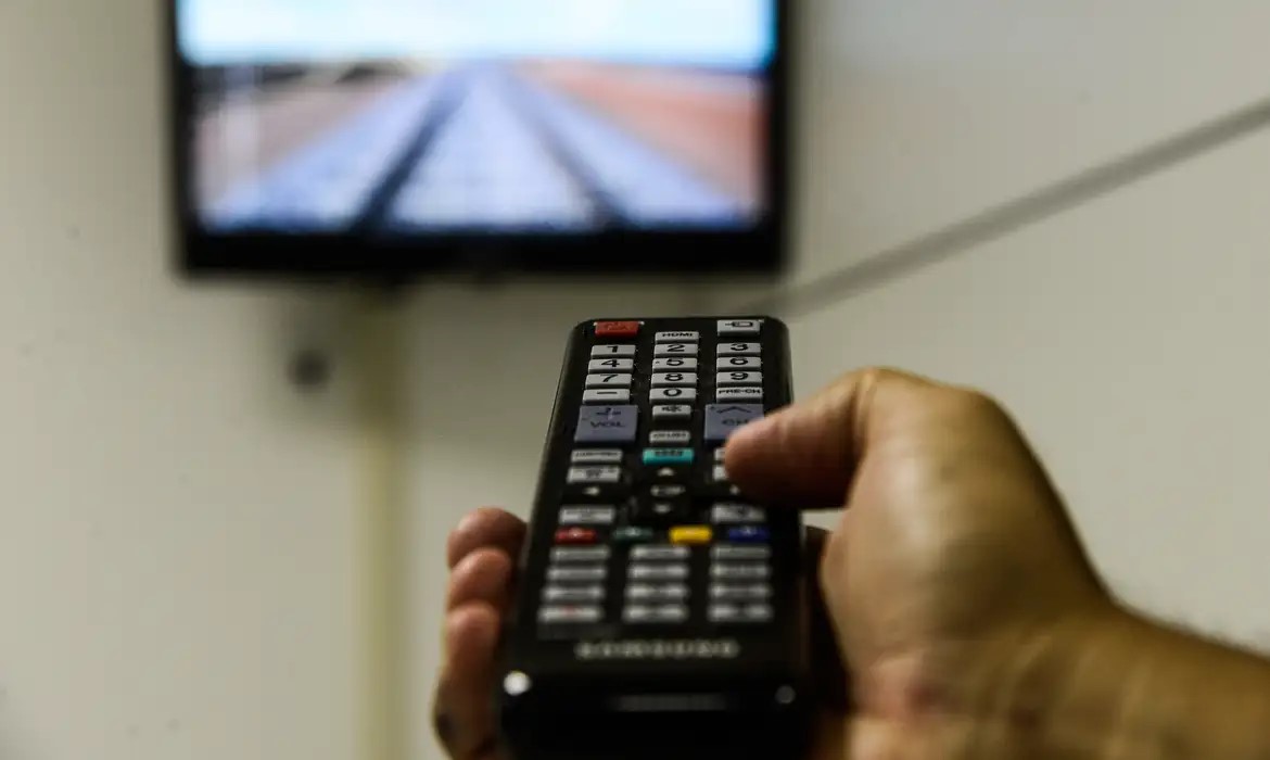 Horário eleitoral no rádio e TV começa nesta sexta-feira