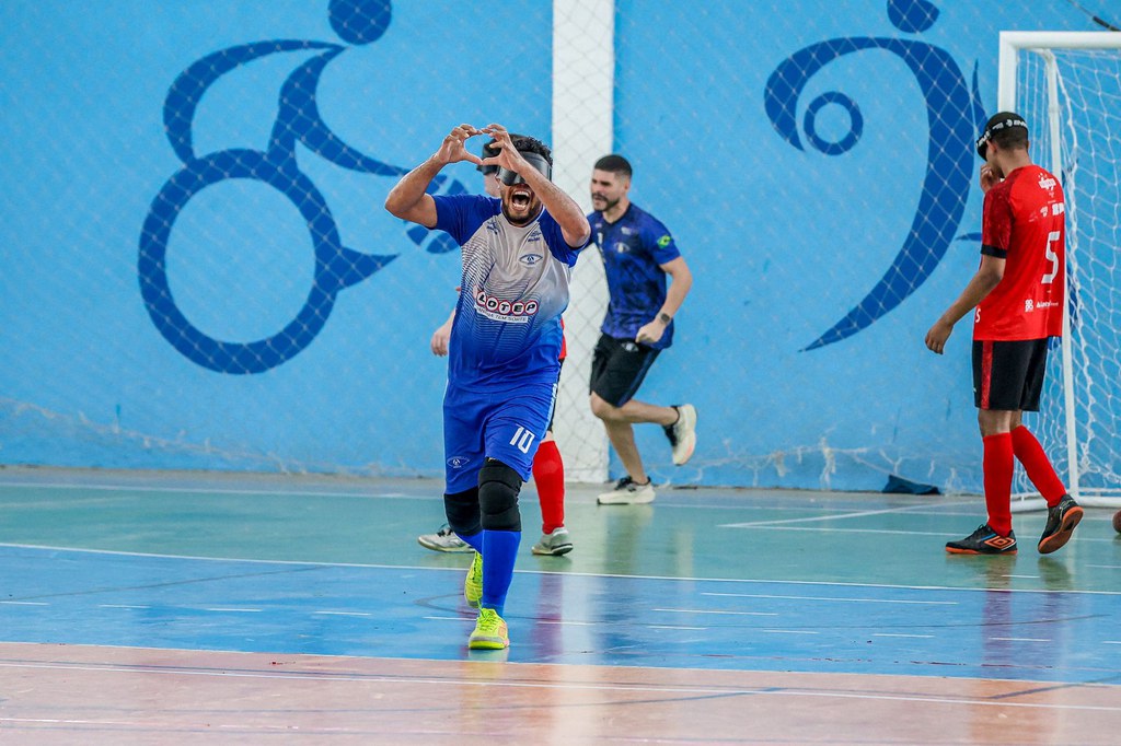 Jogando em casa, APACE vence e se isola na liderança da Liga Nacional de Futebol de Cegos