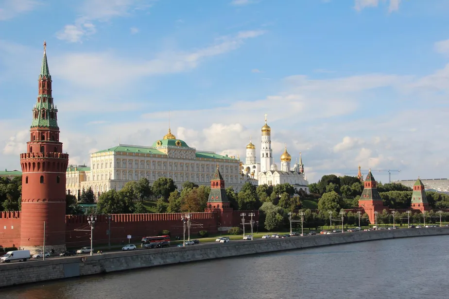 Chefe da CIA discutiu crise com a Otan em viagem à Rússia