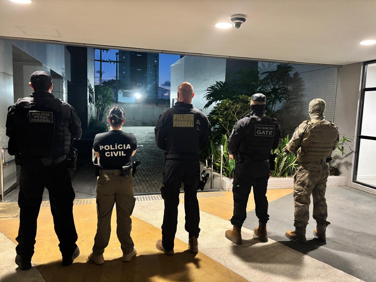 Operação da PF contra crime organizado cumpre 30 mandados na Paraíba, entre prisões e buscas