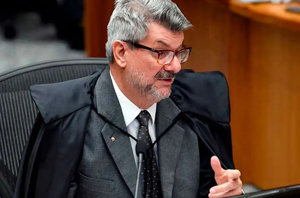 AGU pede ao STF perda do cargo de ministro acusado de assédio