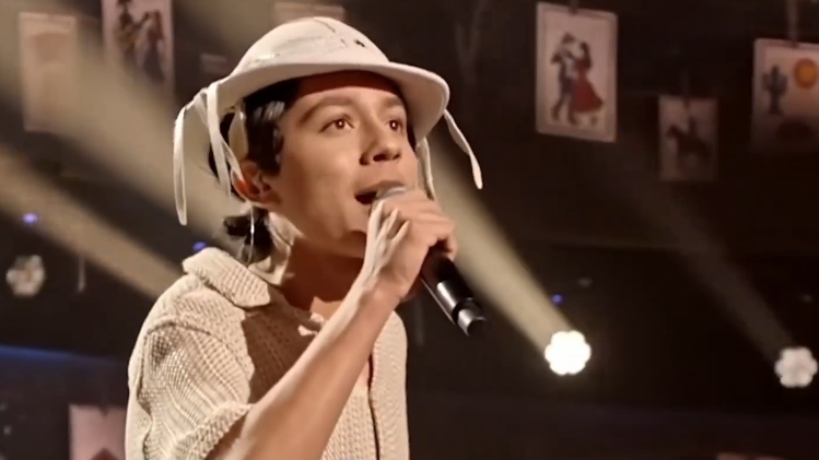 Paraibano Antônio Marques está na finalíssima do ‘Canta Comigo Teen’ da Record