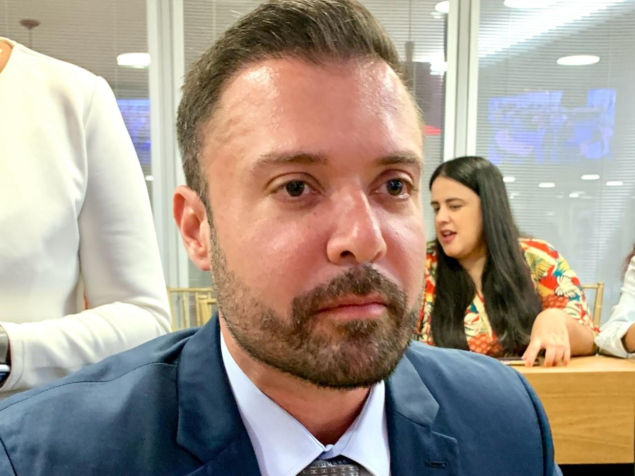 Alvo de operação da PF, Caio Roberto nega vínculo com membros de facção criminosa