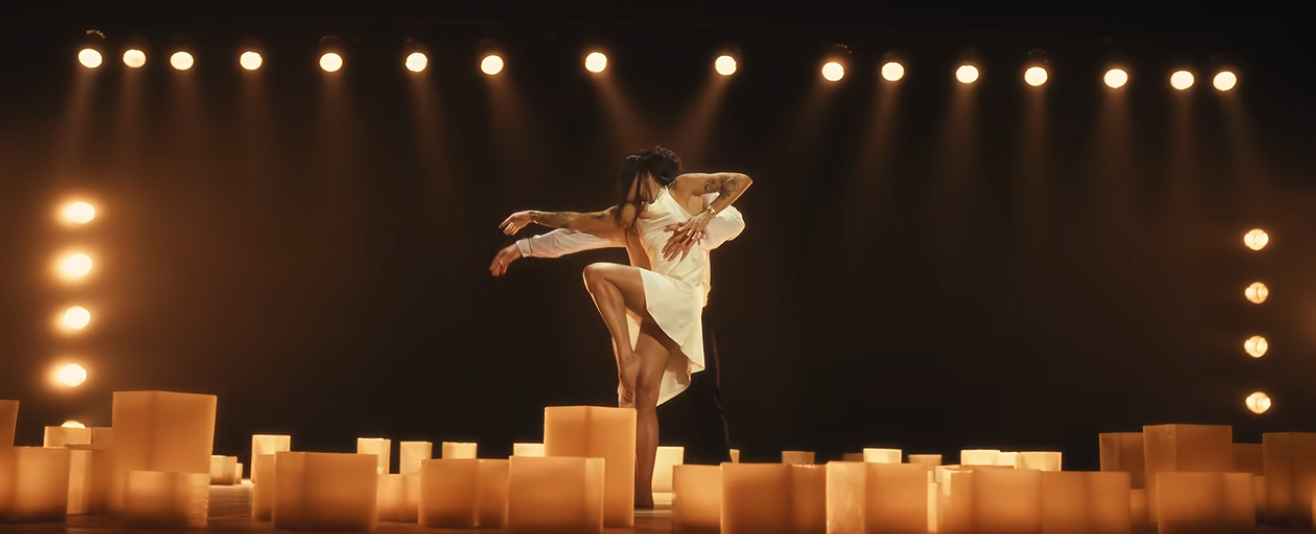 Ana Castela aposta em dança contemporânea no clipe de “Imagina o Trabalho”