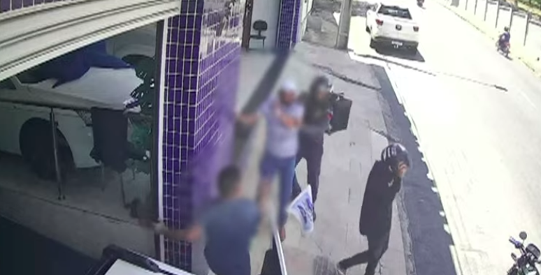 Empresário é agredido durante assalto à loja de veículos, em Campina Grande