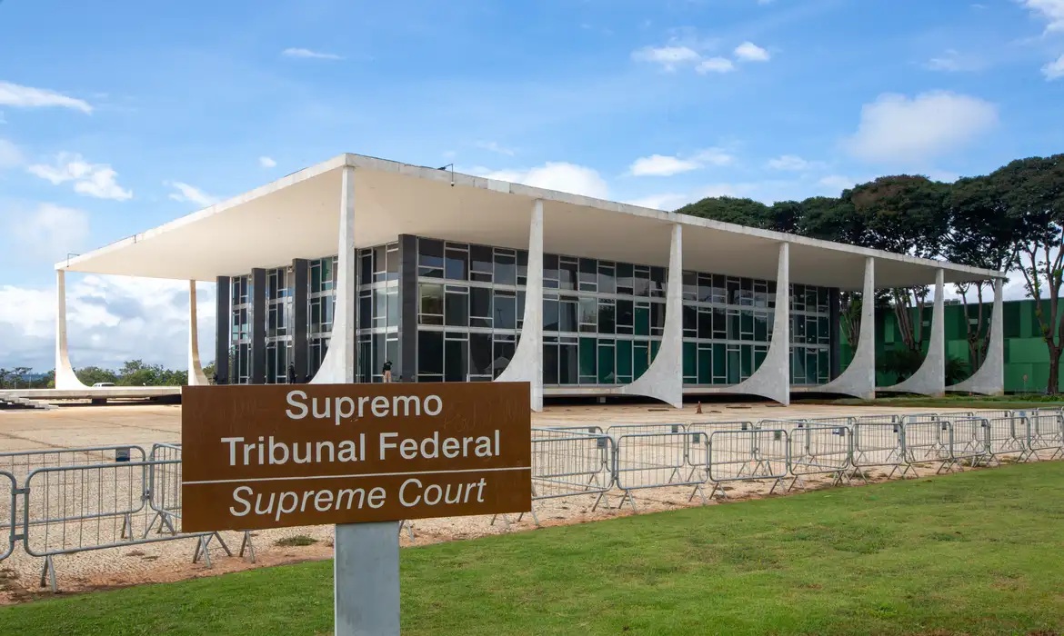 Homem é preso ao tentar invadir a sede do STF em Brasília