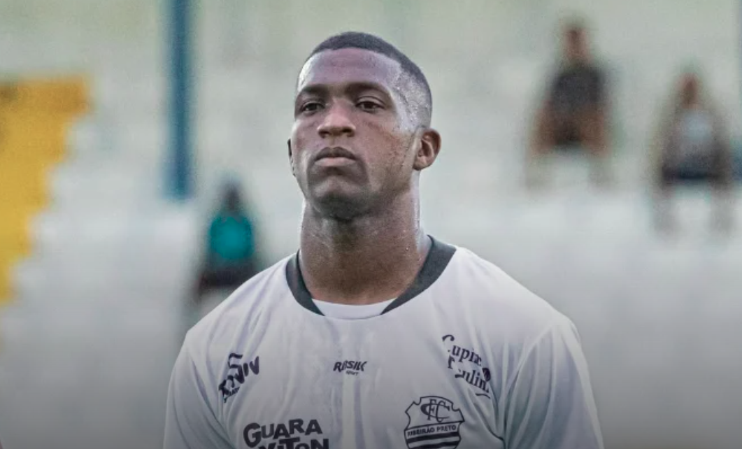 Campinense anuncia atacante Jeferson Borges como mais um reforço para Copa Paraíba 2026