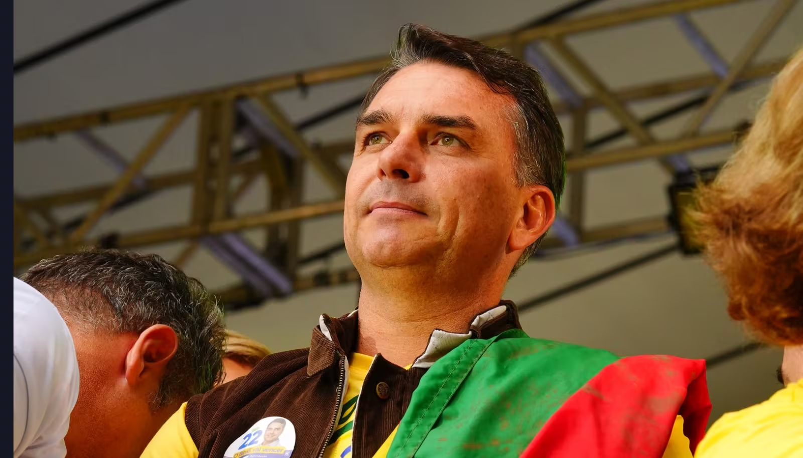 Flávio Bolsonaro pede ao TSE investigação sobre uso de sindicatos na campanha de Lula