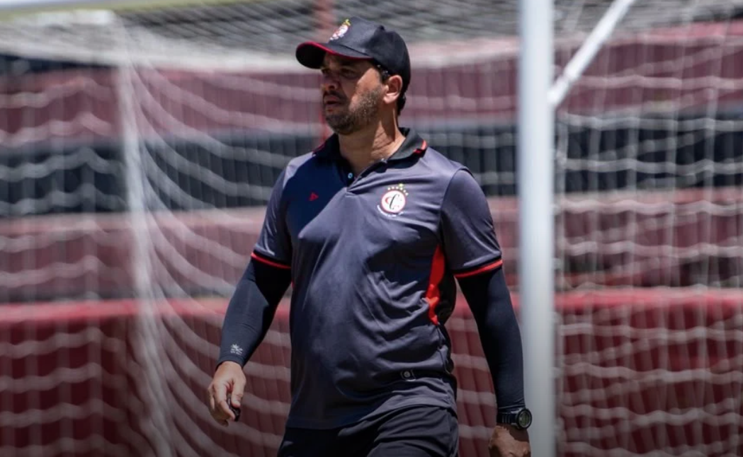 Dico Woolley elogia elenco do Campinense após goleada em jogo-treino