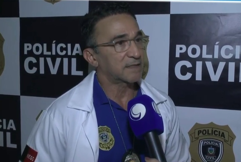 Perito confirma que bebê sofreu 24 facadas e teve coração perfurado; pais permanecem presos