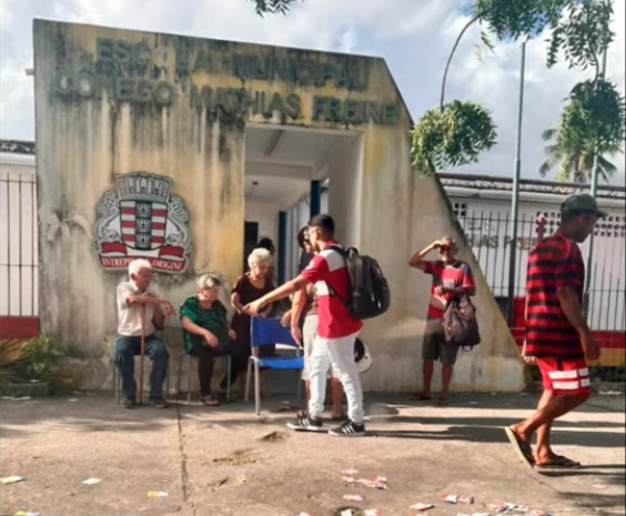 Locais de votação já registram filas antes mesmo de abrir