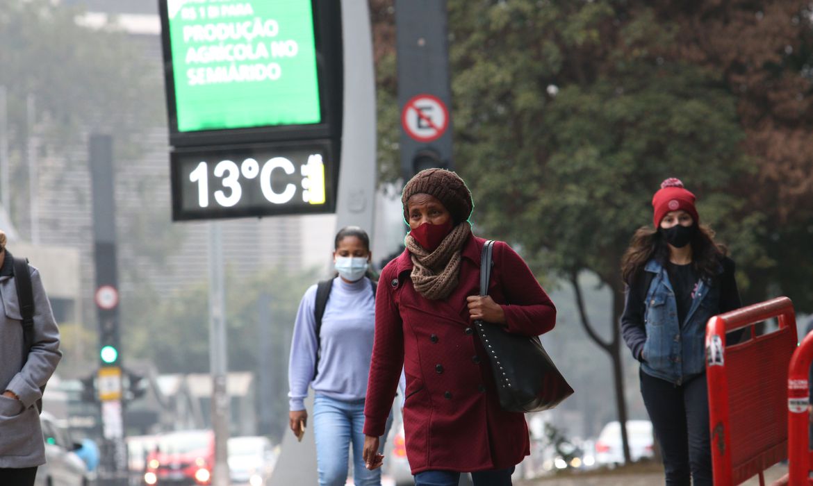 Frio_RovenaRosa-ABr_17052022 - Portal Correio Frio