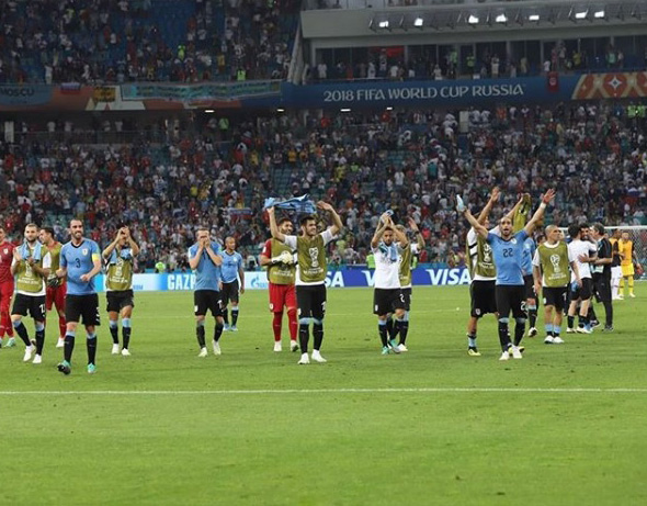 em-noite-de-cavani-uruguai-elimina-portugal-e-vai-as-quartas