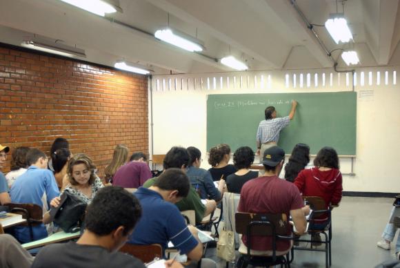 aberto-prazo-para-renovacao-de-contratos-do-fies-celebrados-ate-2017